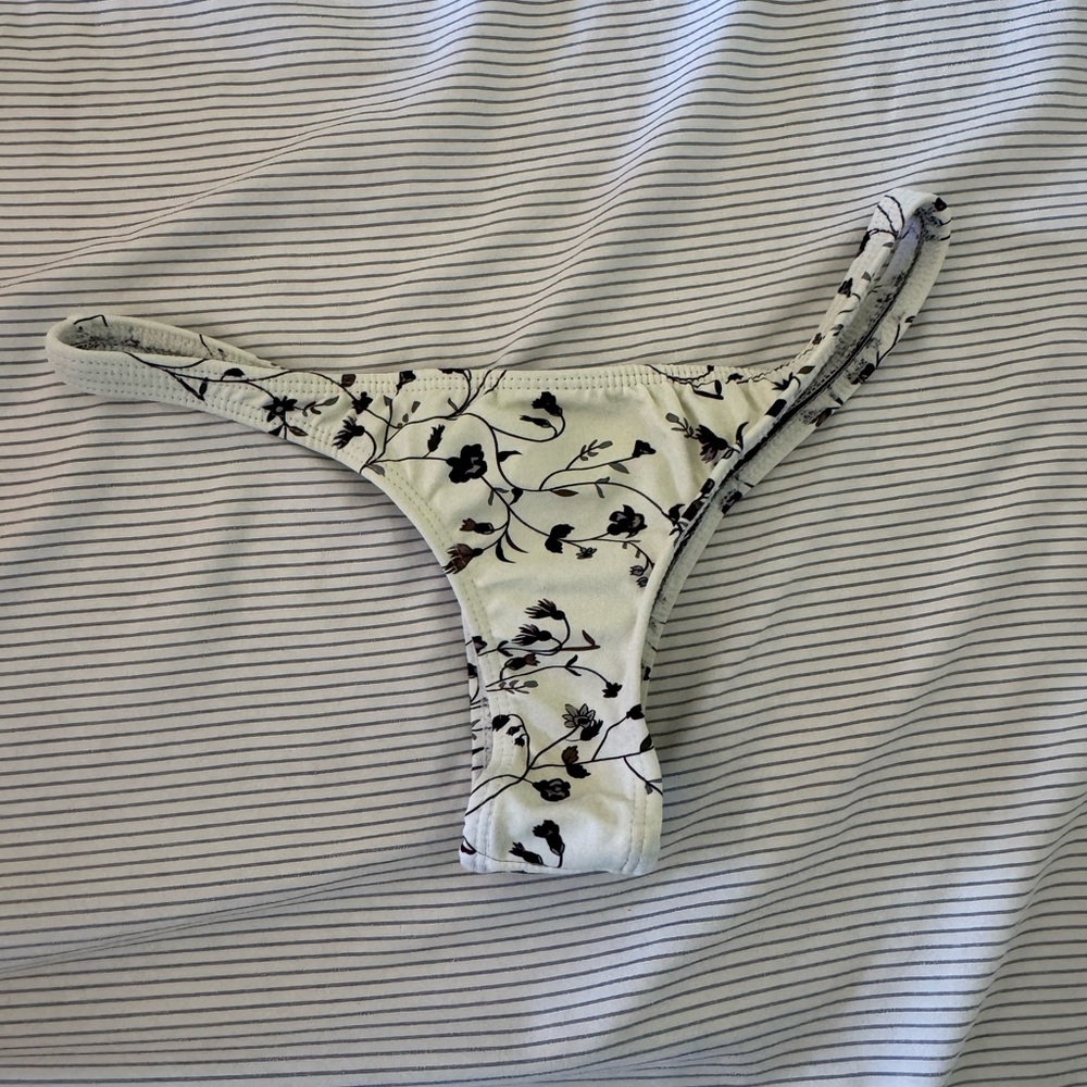 White & black floral bikini bottoms